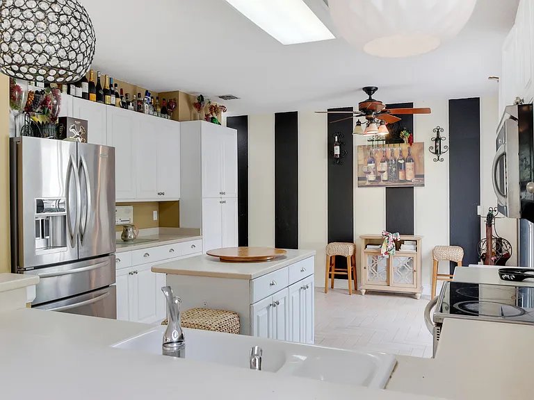 2070 Chagall Cir — Photo 15