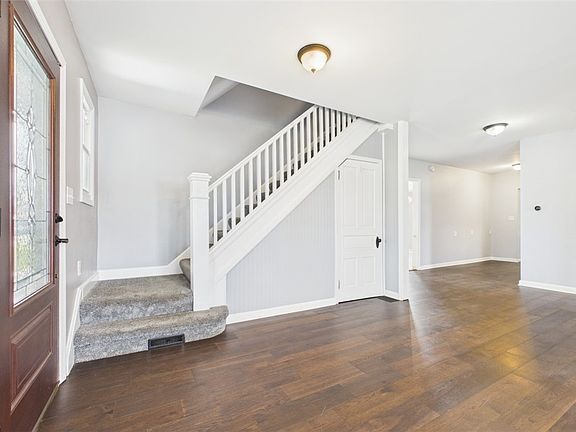 5th image of 6224 Versailles Rd