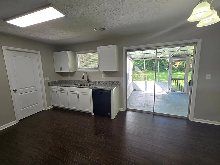 6015 Luna Dr — Photo 6