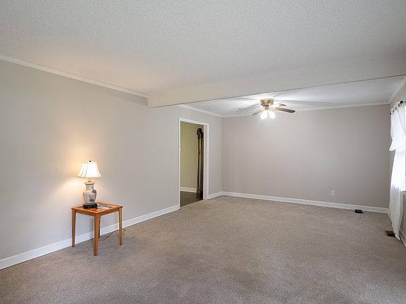 5th image of 20914 Academy St