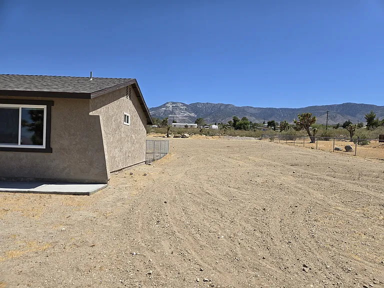 32673 Zircon Rd — Photo 4