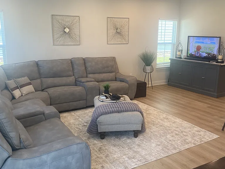 211 Pryor Dr — Photo 6