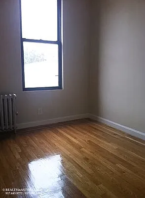 Rented by Alexiou Realty | media 7