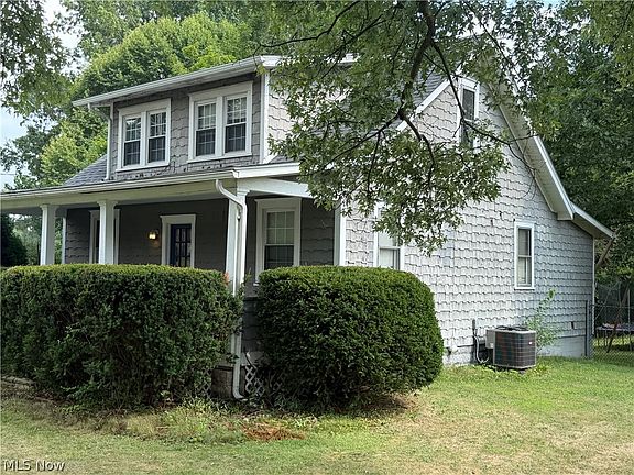 4th image of 5806 Portage St NW