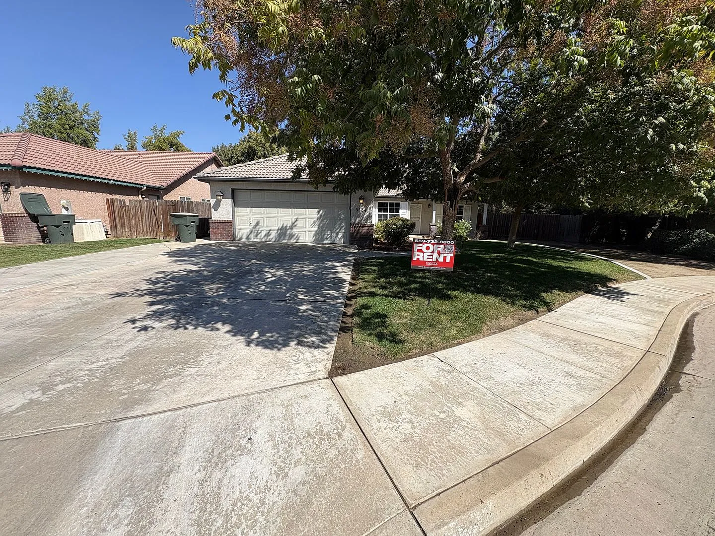 SW Visalia Cul-de-sac Home Near Park Available Now! — Photo 1