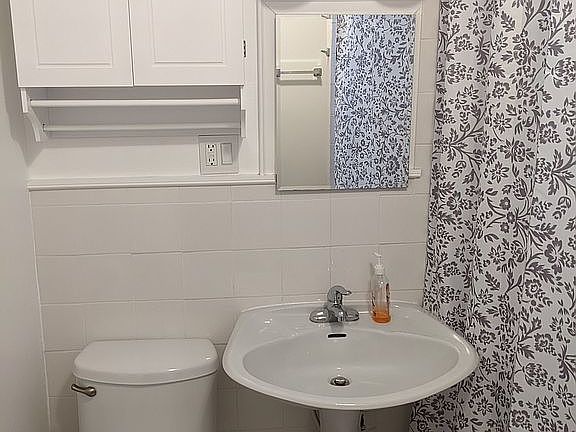 4th image of 3717 N Bernard St #1