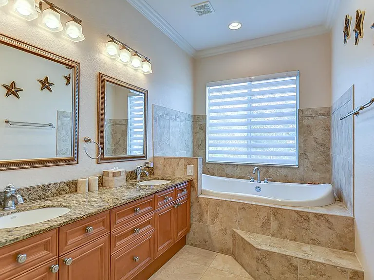 4907 Bayshore Blvd — Photo 17