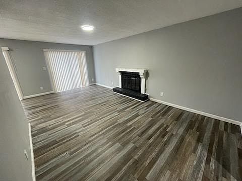 3rd image of 5020 Grand Ave APT A