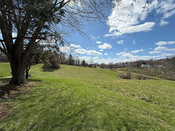 5th image of 10496 Shaw Rd