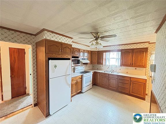 3rd image of 662 Minor St