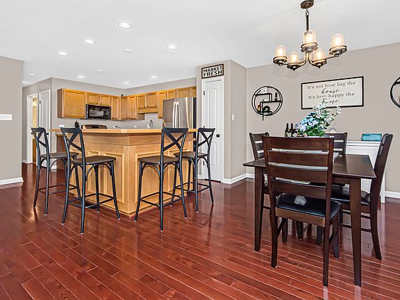 4th image of 907 Elderberry Cir Unit 115
