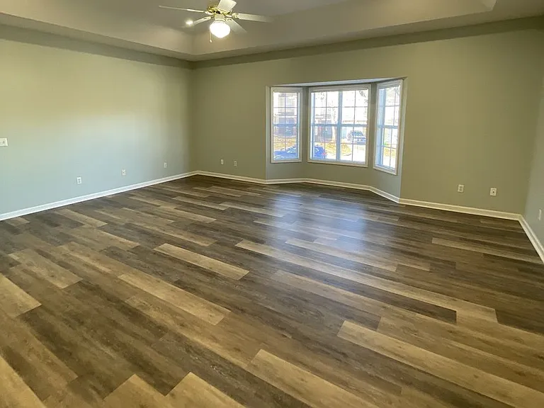 103 Woodmere Dr — Photo 2