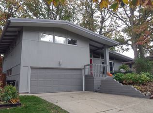 1340 Lenox Rd SE, East Grand Rapids, MI 49506