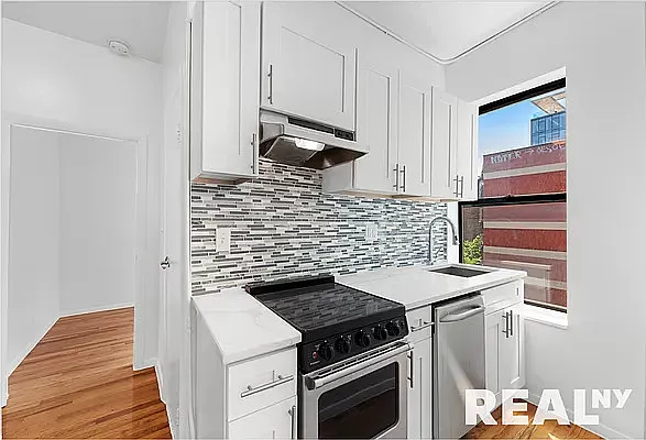 Rented by REAL New York | media 10