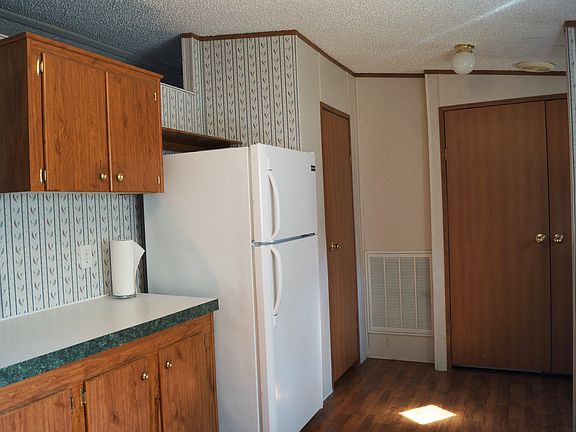 2nd image of 111 Juniper Dr