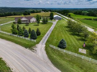 2900 Middle Sattre Rd, Decorah, IA 52101