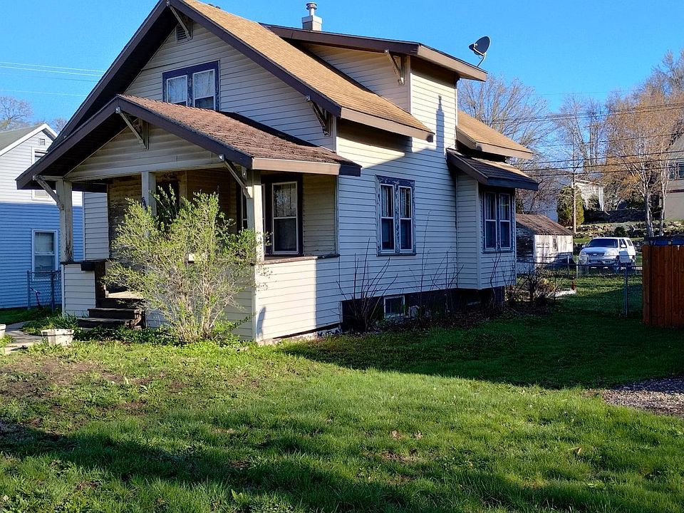 1st image of 644 W Lincoln Ave