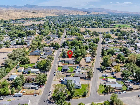 10317 Utahna Rd, Garden City, ID 83714