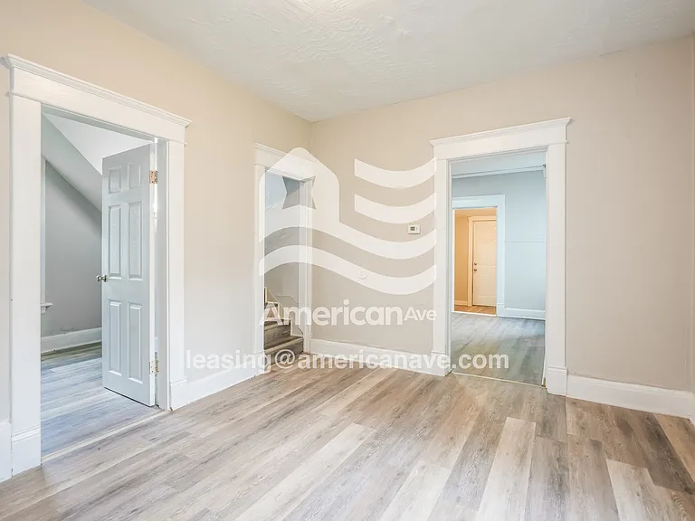1672140_003_living_room_13732702.jpg