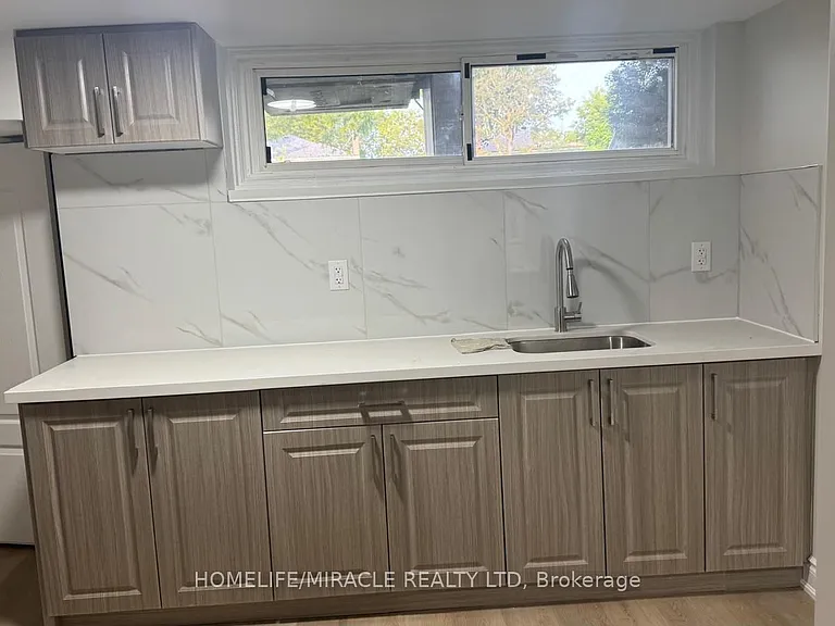 6 Kitson Dr — Photo 20