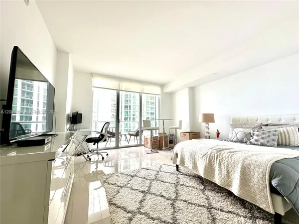 1300 Brickell Bay Dr, Miami, FL