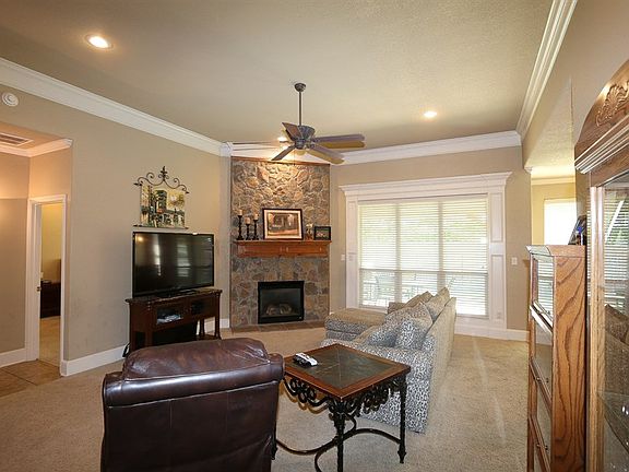 4th image of 116 Amanda Ct