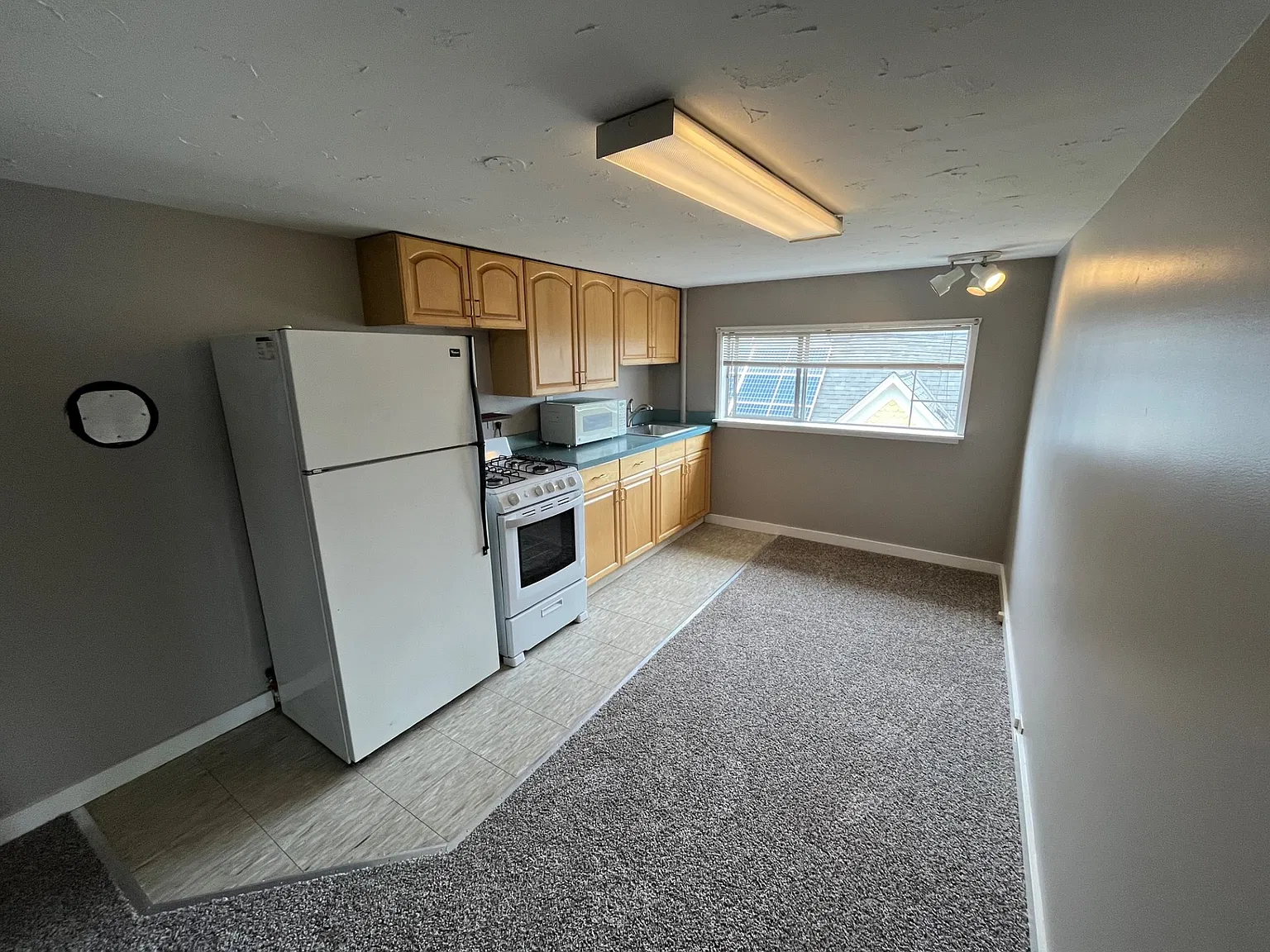 Studio, 400 sqft, $1,250 — Photo 3