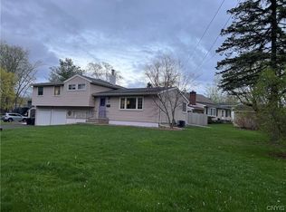 22 Blueberry Rd, Liverpool, NY