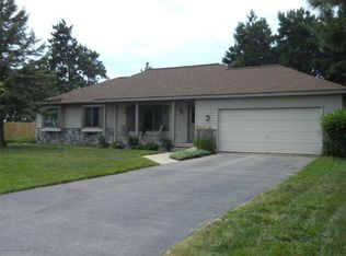 541 Forstrom Dr, Lowell, MI 49331