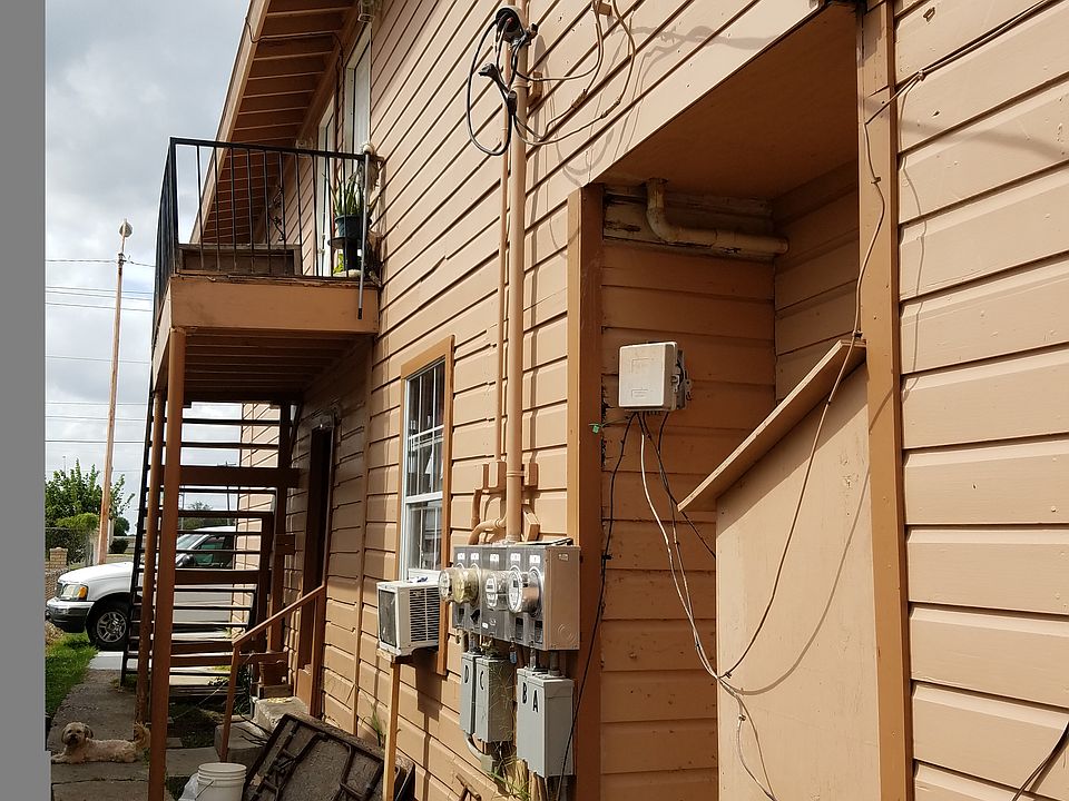 2nd image of 304 Paredes Line Rd