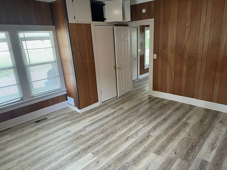 3345 W Don Tyson Pkwy — Photo 11