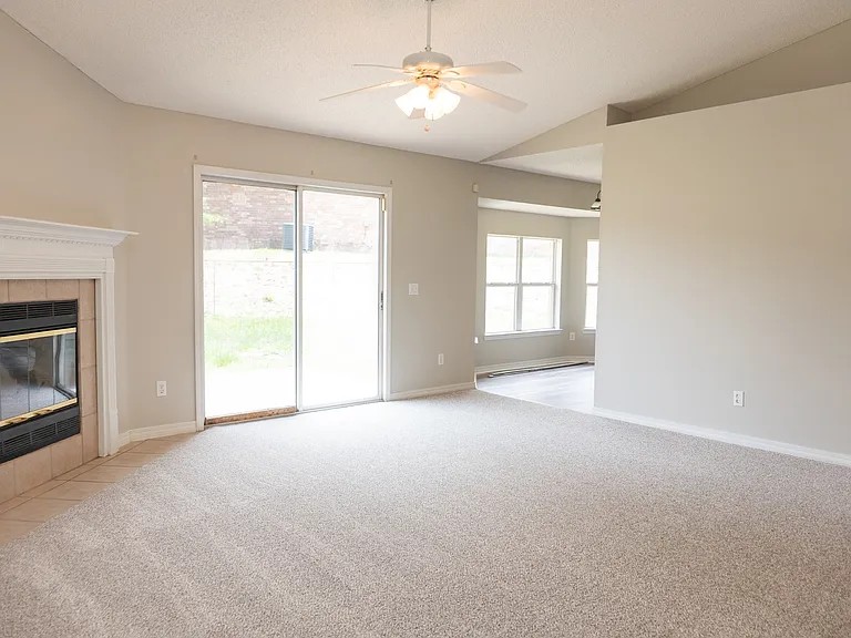 465 Jillian Dr — Photo 8