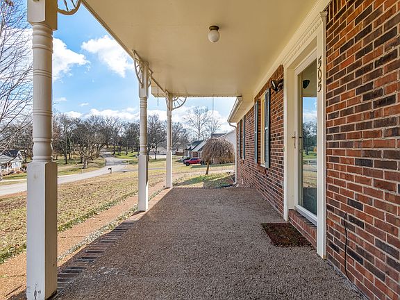 3rd image of 505 Woods Dr