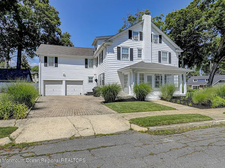 570 N Edgemere Dr #A — Photo 35