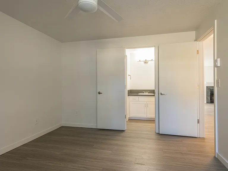 Hallwood Apartments — Photo 40