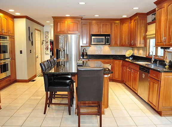 5th image of 2182 N Charter Point Dr