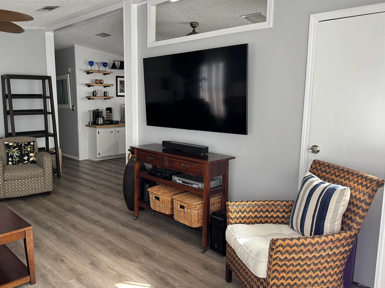 2 bed, 1302 sqft, $1,795 — Photo 3
