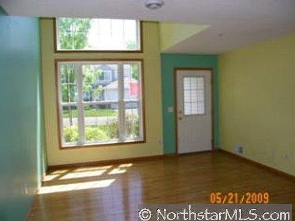 3rd image of 10039 Pierce Street NE