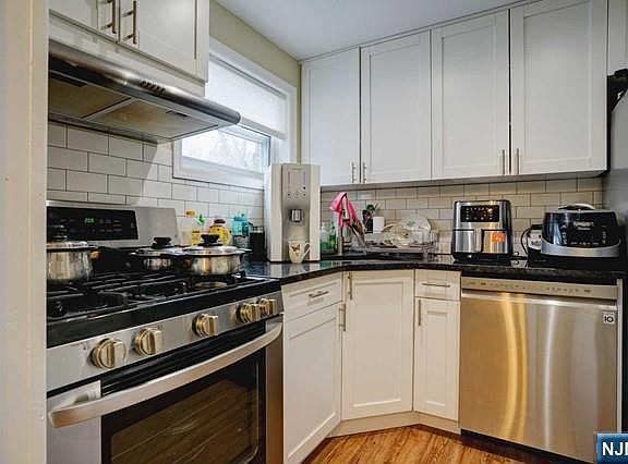 4th image of 295 Tenafly Rd APT I