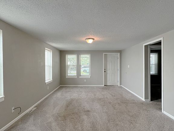4th image of 9050 Walnut St