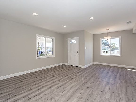 5th image of 22636 Menlo Ave