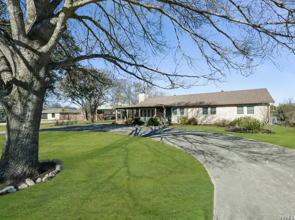 1033 E Live Oak, Schertz, TX 78154