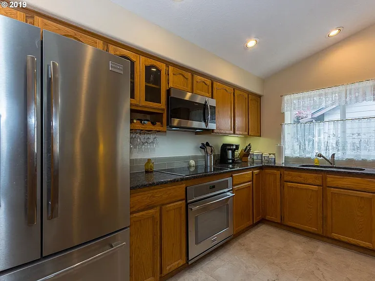 3120 SW 31st St — Photo 8