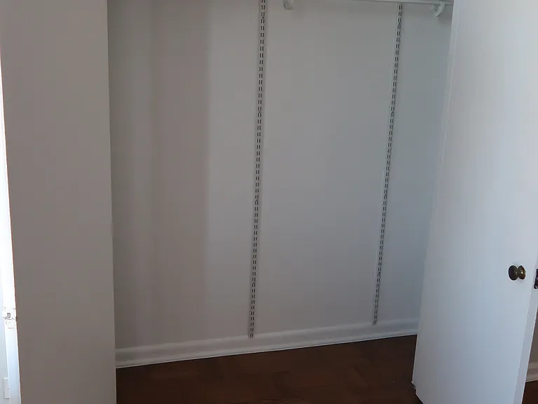 534 W Startford Pl — Photo 15