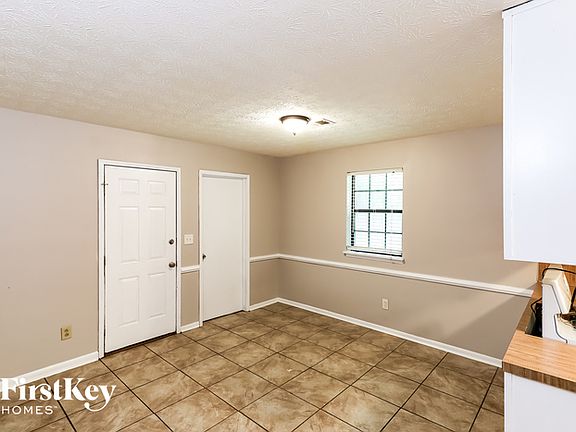 4th image of 2093 Forest Ct