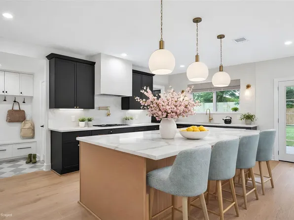 10519 Brinwood Dr, Houston, TX 77043