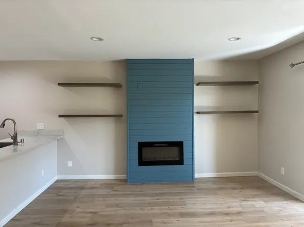 1935 Alpha Rd, Glendale, CA