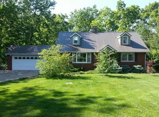 1721 Highview Rd, East Peoria, IL 61611