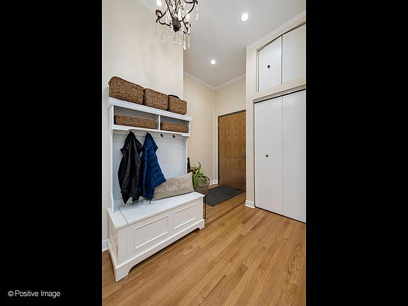 3rd image of 1 S Leavitt St Unit 204