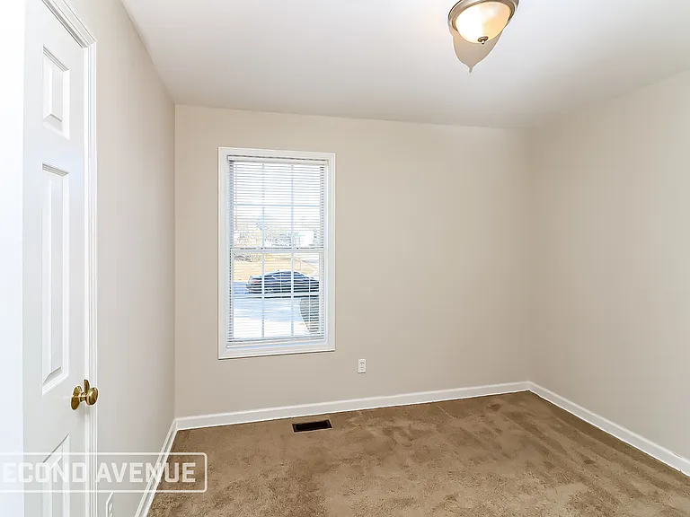 58 Southwind Dr — Photo 16